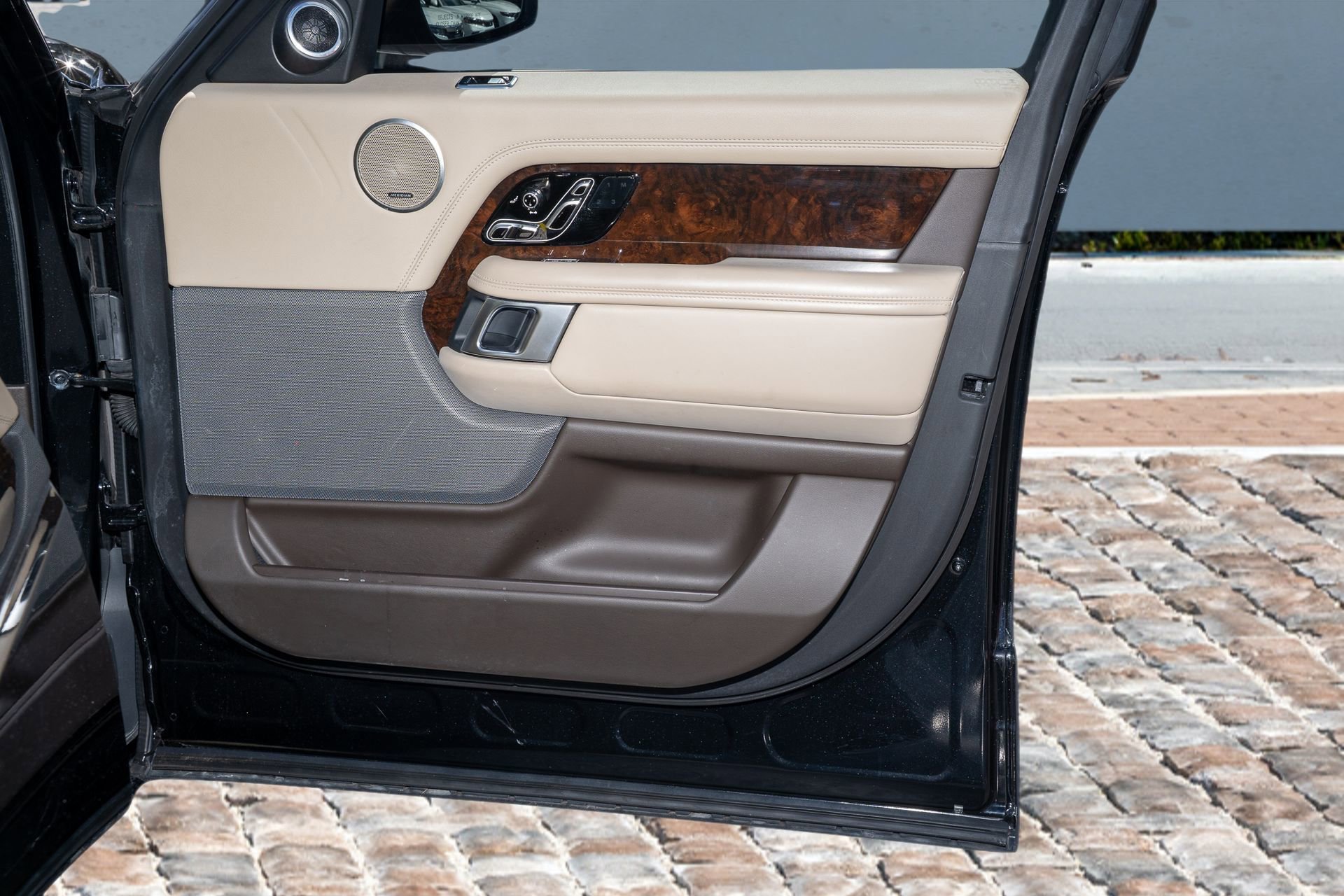 Used 2021 Land Rover Range Rover Westminster Edition image 13