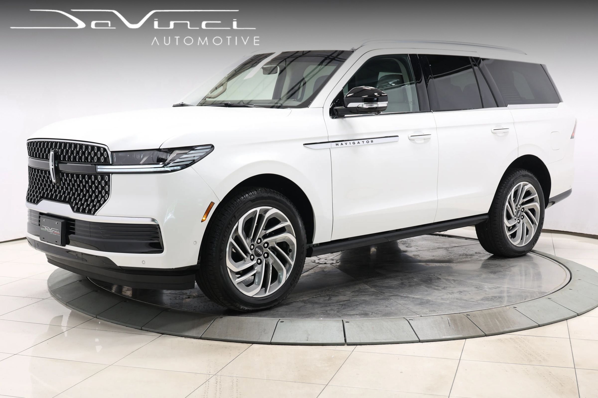 Used 2025 Lincoln Navigator Reserve AWD/4WD image 1