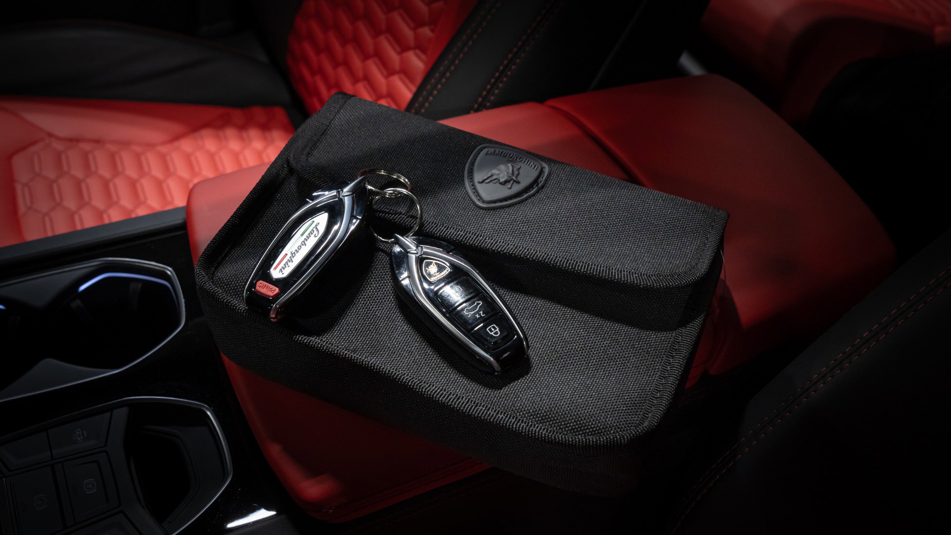 Used 2021 Lamborghini Urus image 96