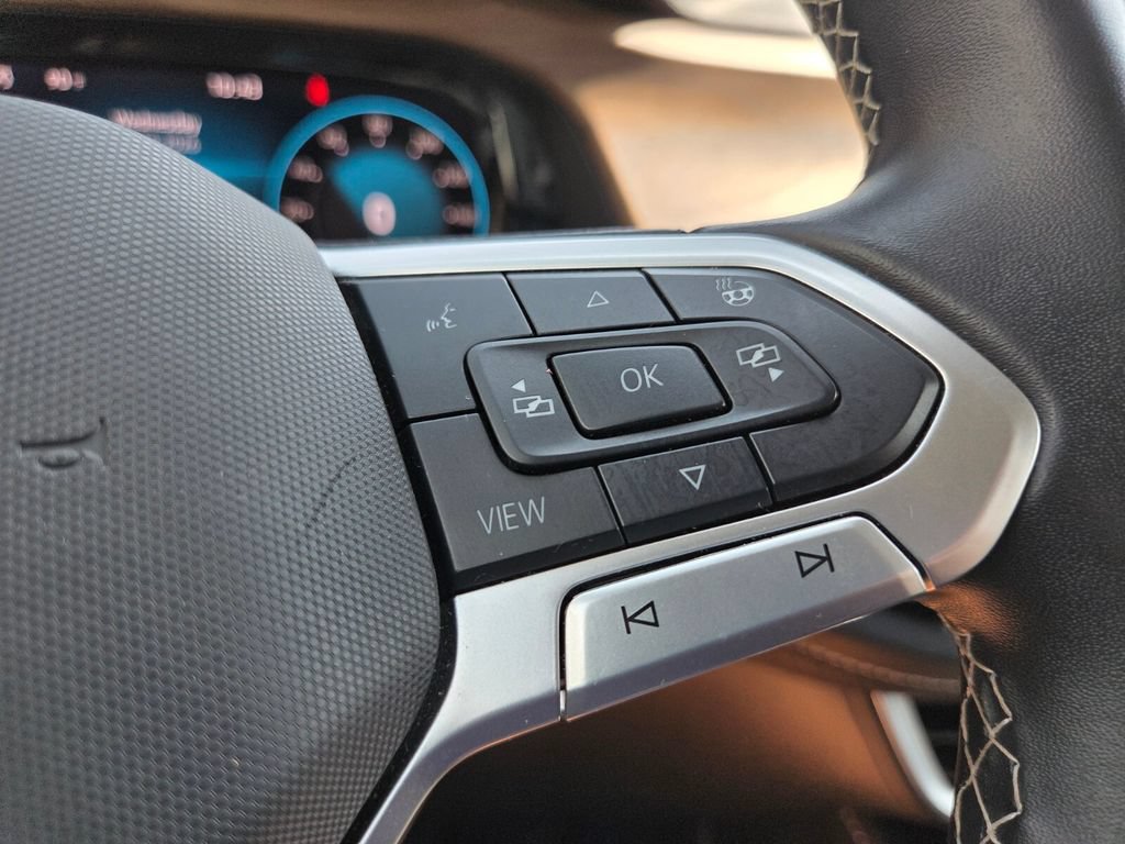 Certified 2025 Volkswagen Atlas SE FWD image 14