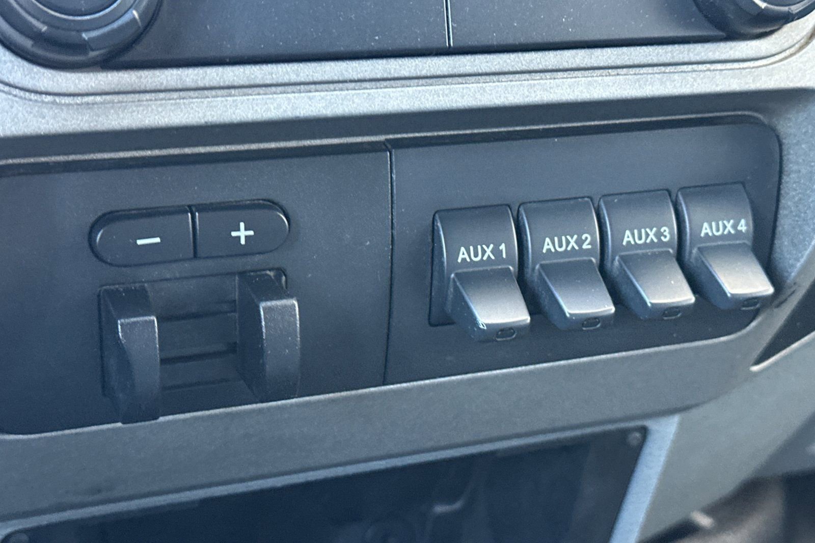 Used 2013 Ford F550 2WD Crew Cab Super Duty w/ Payload Upgrade Pkg image 17