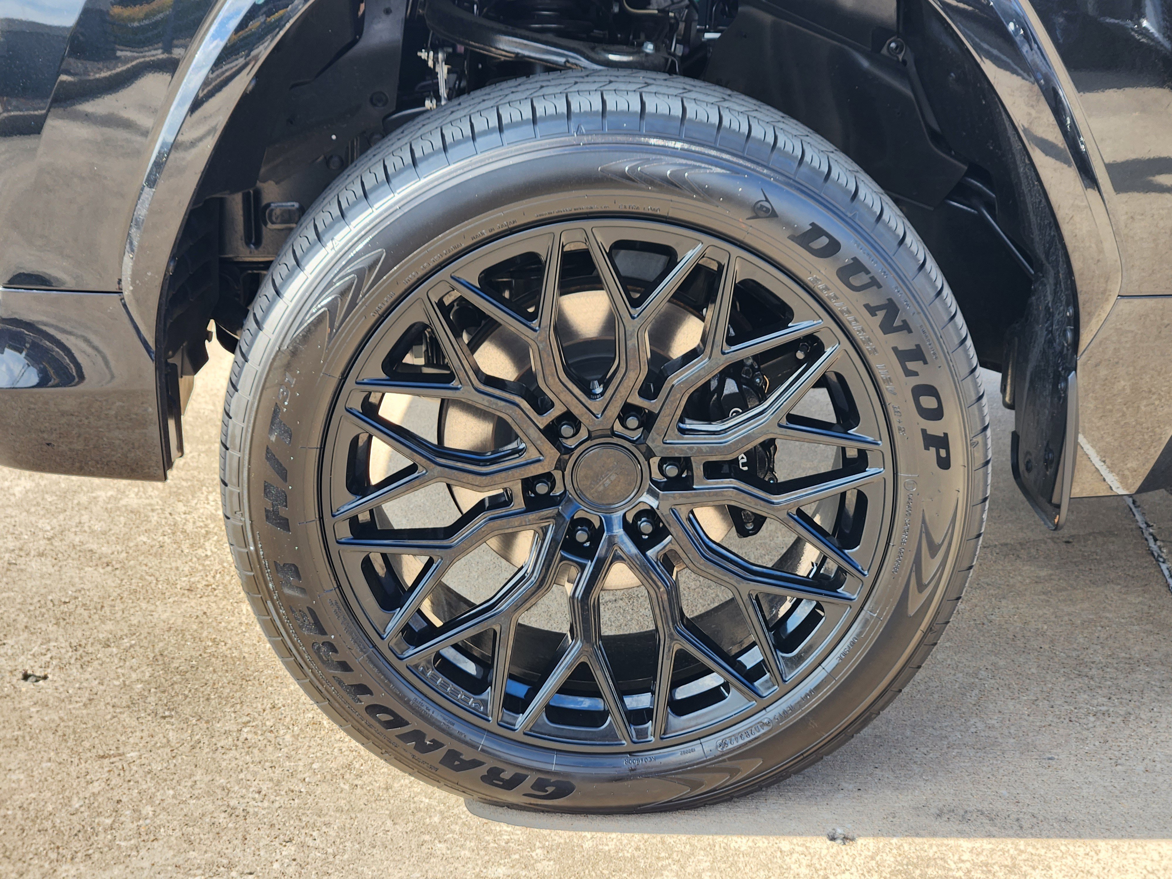 New 2025 Lexus LX 600 4WD w/ Luxury Package image 6