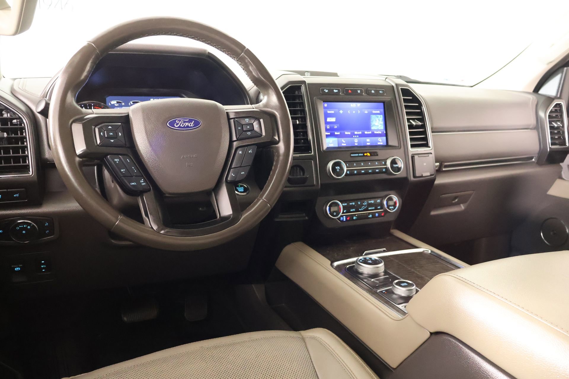 Used 2020 Ford Expedition Max Limited w/ Equipment Group 302A AWD/4WD image 2