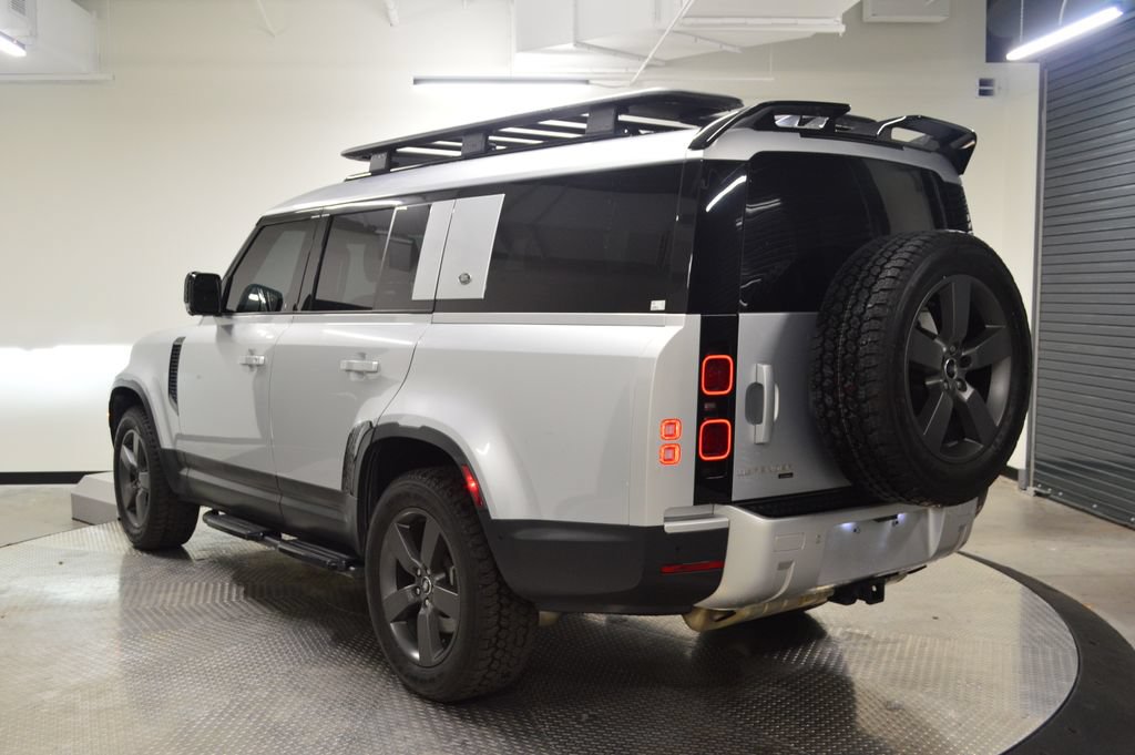 Used 2023 Land Rover Defender 130 SE AWD/4WD image 3