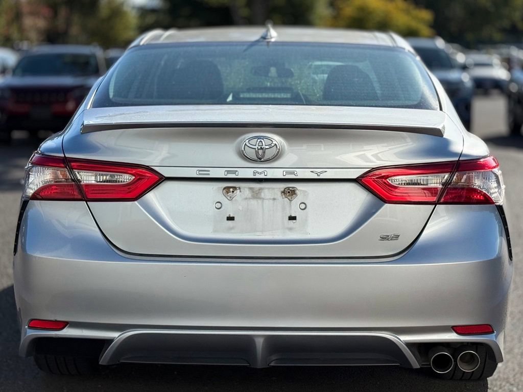 Used 2019 Toyota Camry SE FWD image 4