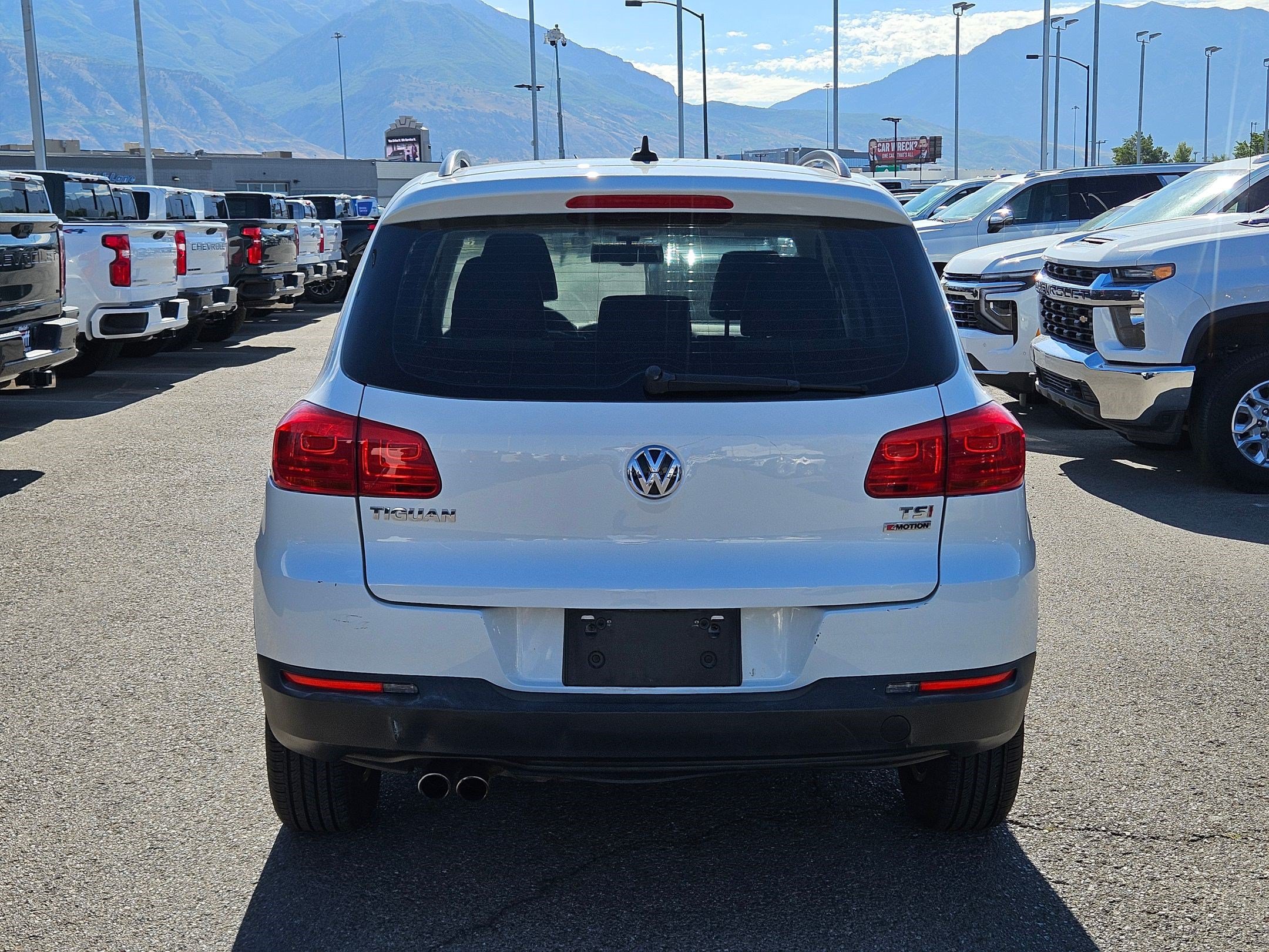Used 2017 Volkswagen Tiguan S AWD/4WD image 4