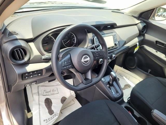 New 2025 Nissan Kicks Play S FWD image 10
