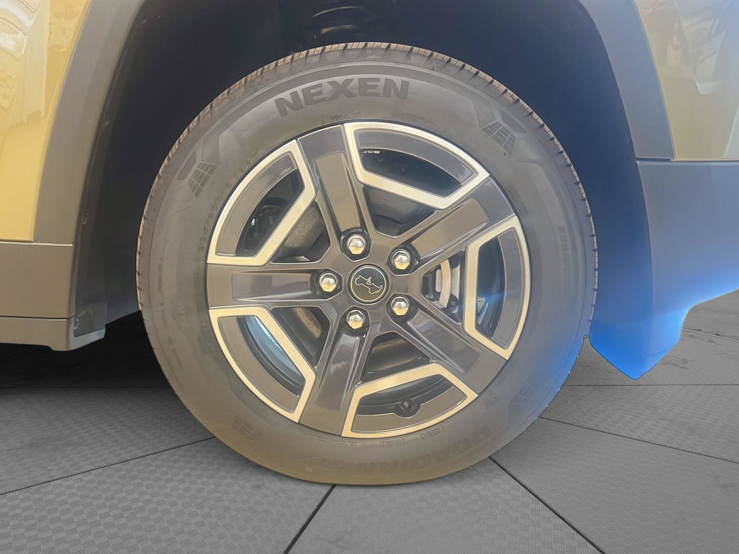 New 2026 Jeep Cherokee Laredo AWD/4WD image 3