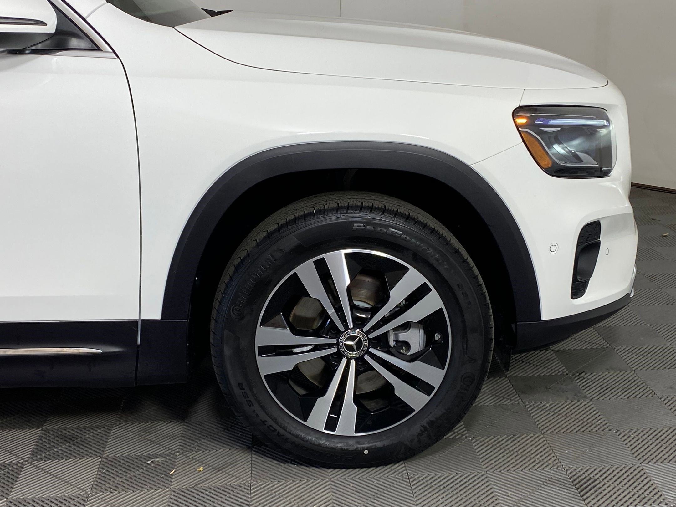 New 2025 Mercedes-Benz GLB 250 4MATIC image 10