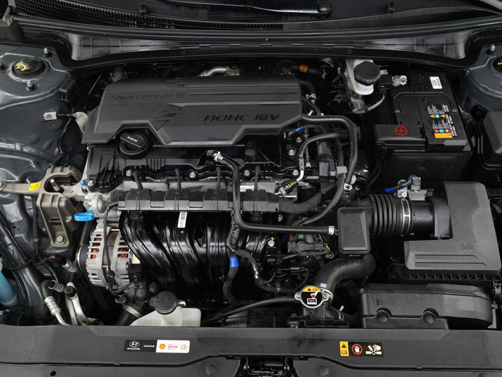 Used 2025 Hyundai Elantra SEL FWD image 29