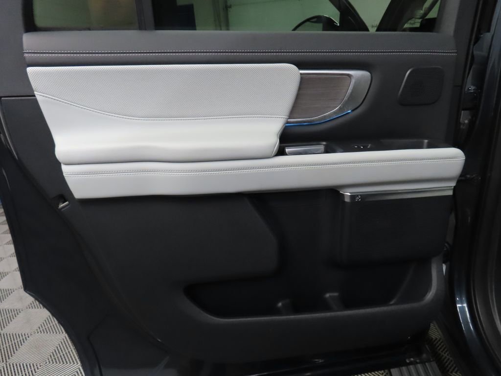 Used 2025 Ford Expedition Max Platinum w/ Platinum Ultimate Package AWD/4WD image 76