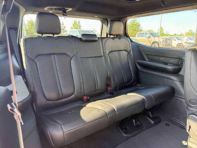 New 2026 Jeep Grand Wagoneer Limited AWD/4WD image 36