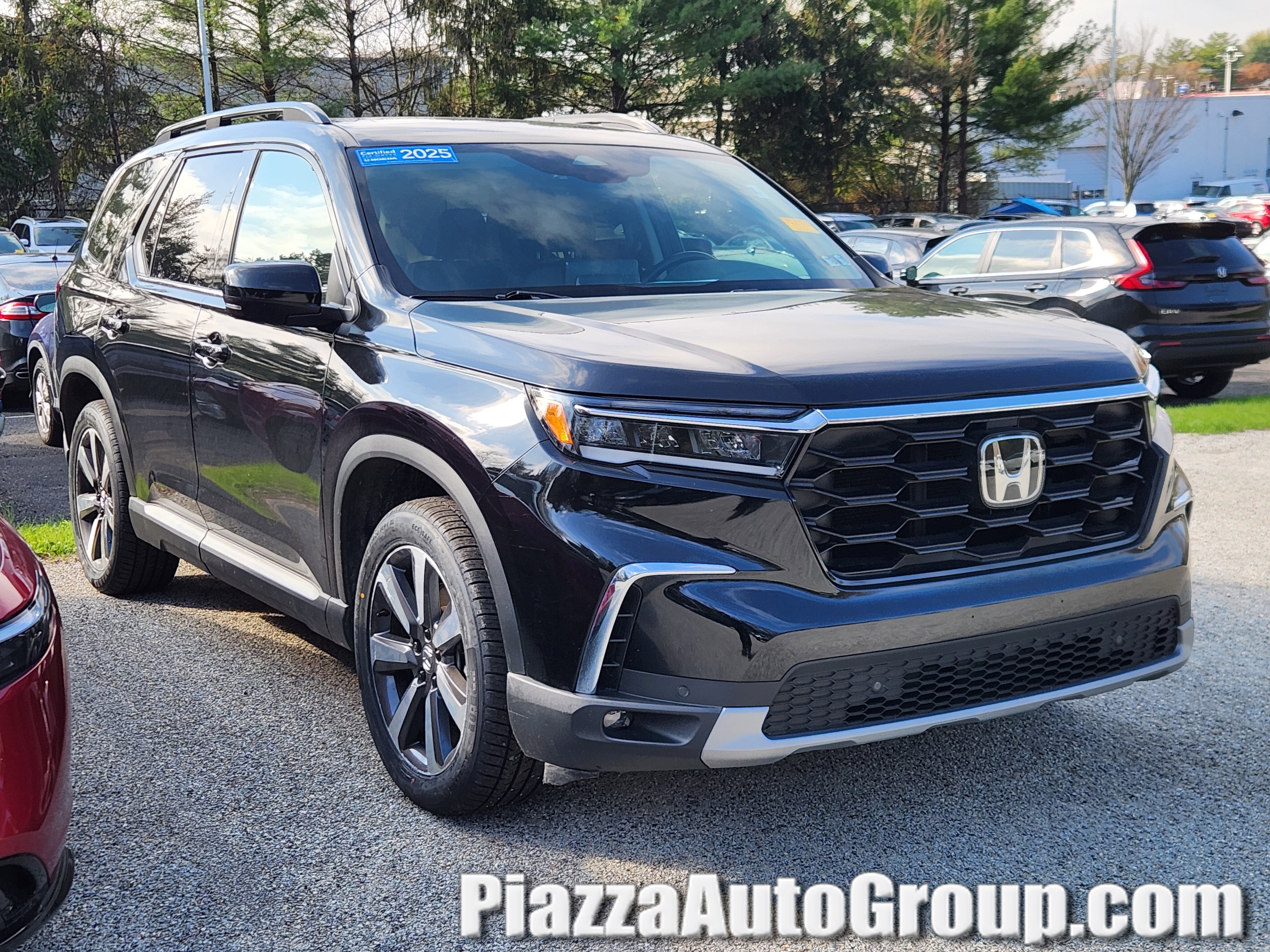 Certified 2025 Honda Pilot Touring image 1