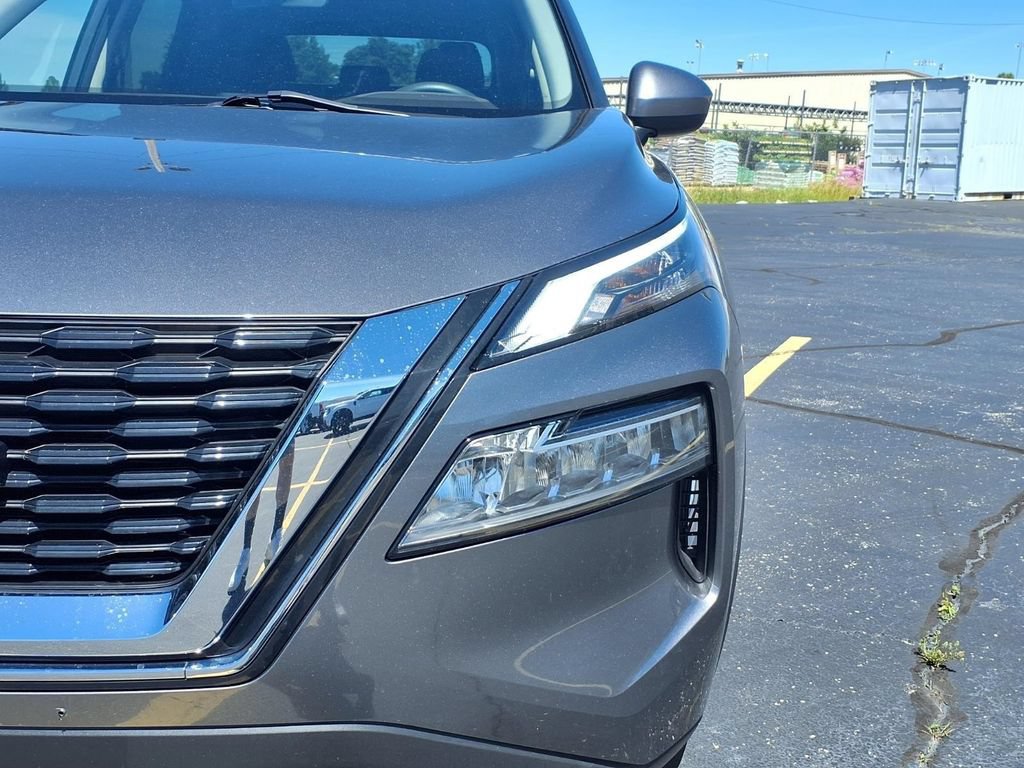 Used 2023 Nissan Rogue SV AWD/4WD image 29