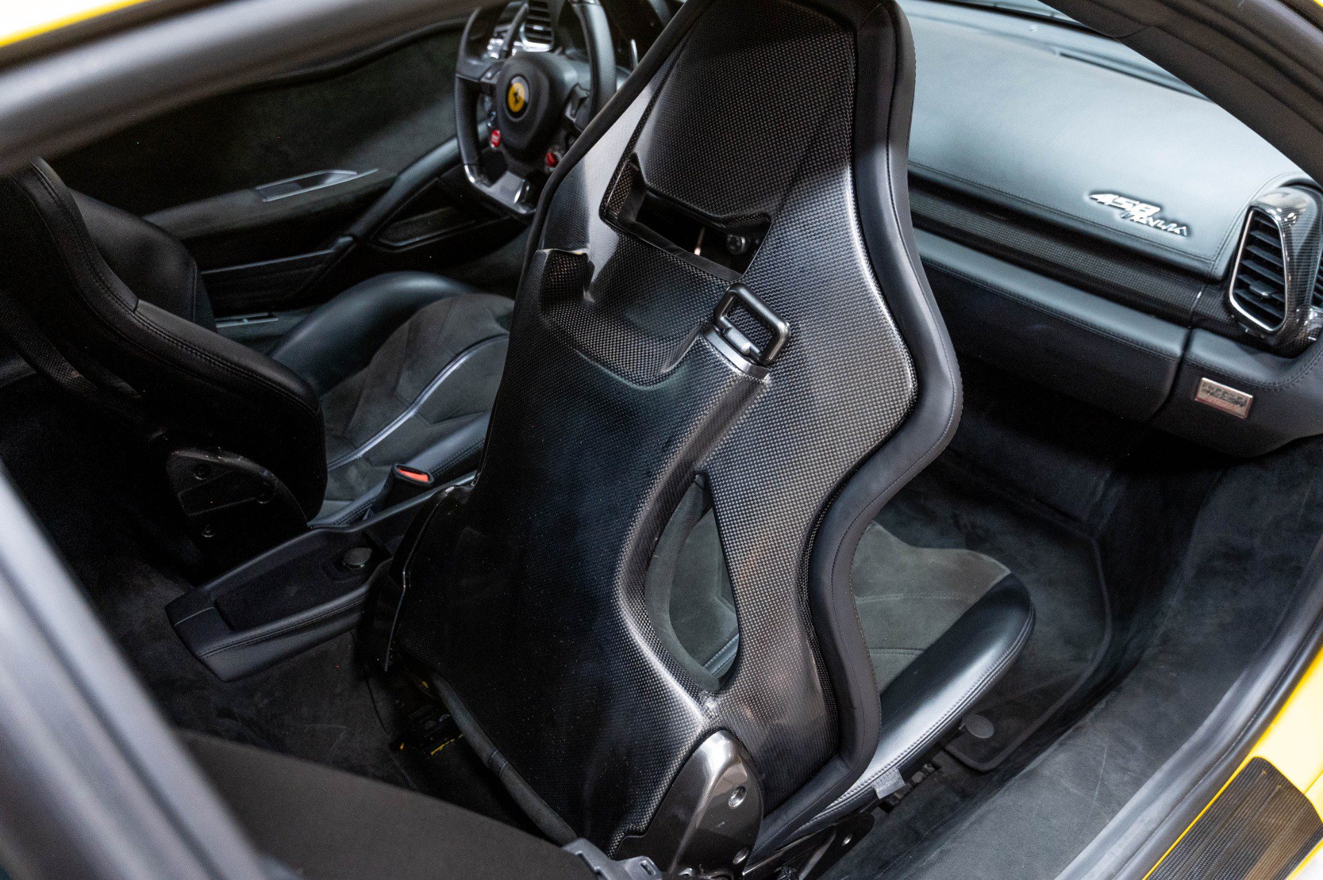 Used 2010 Ferrari 458 Italia Coupe RWD image 31
