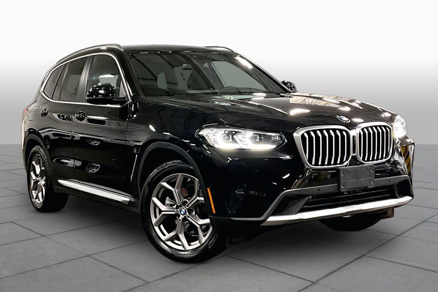 Used 2022 BMW X3 xDrive30i w/ Premium Package 2 (ZPA) AWD/4WD image 3