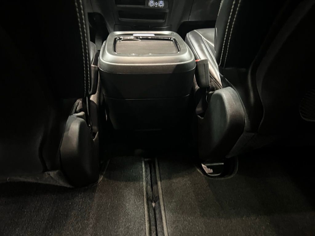 Used 2023 Chrysler Pacifica Touring-L w/ S Appearance Package image 32