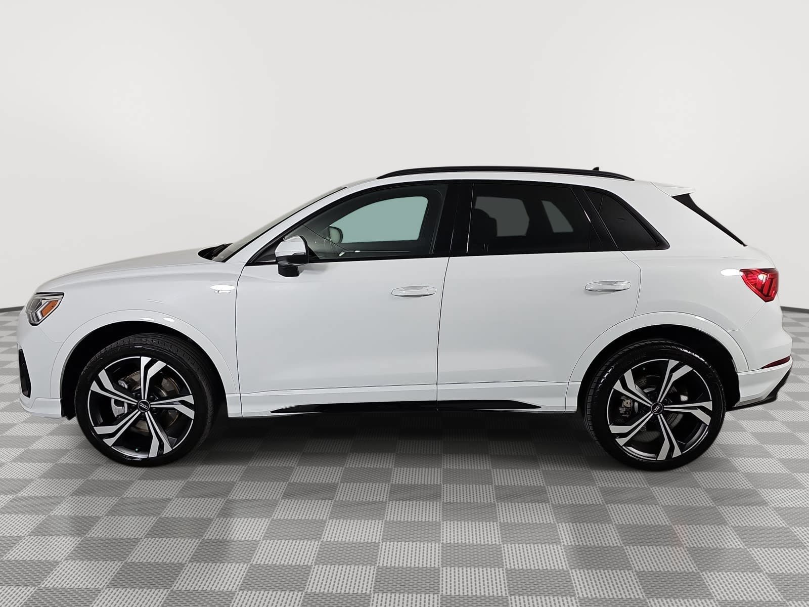 Used 2024 Audi Q3 2.0T Premium Plus AWD/4WD image 5