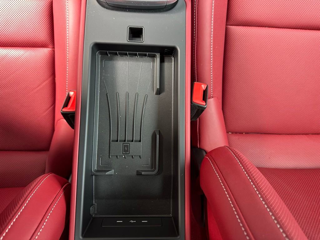 Certified 2025 Porsche 911 Carrera RWD image 33