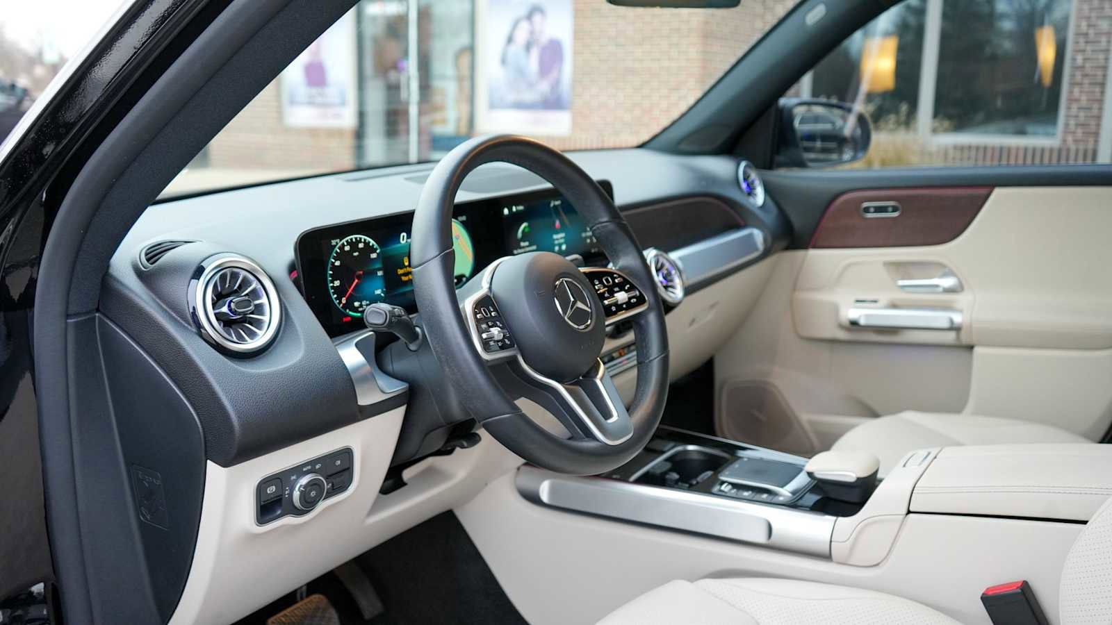 Certified 2022 Mercedes-Benz EQB 300 4MATIC w/ Exclusive Package image 12
