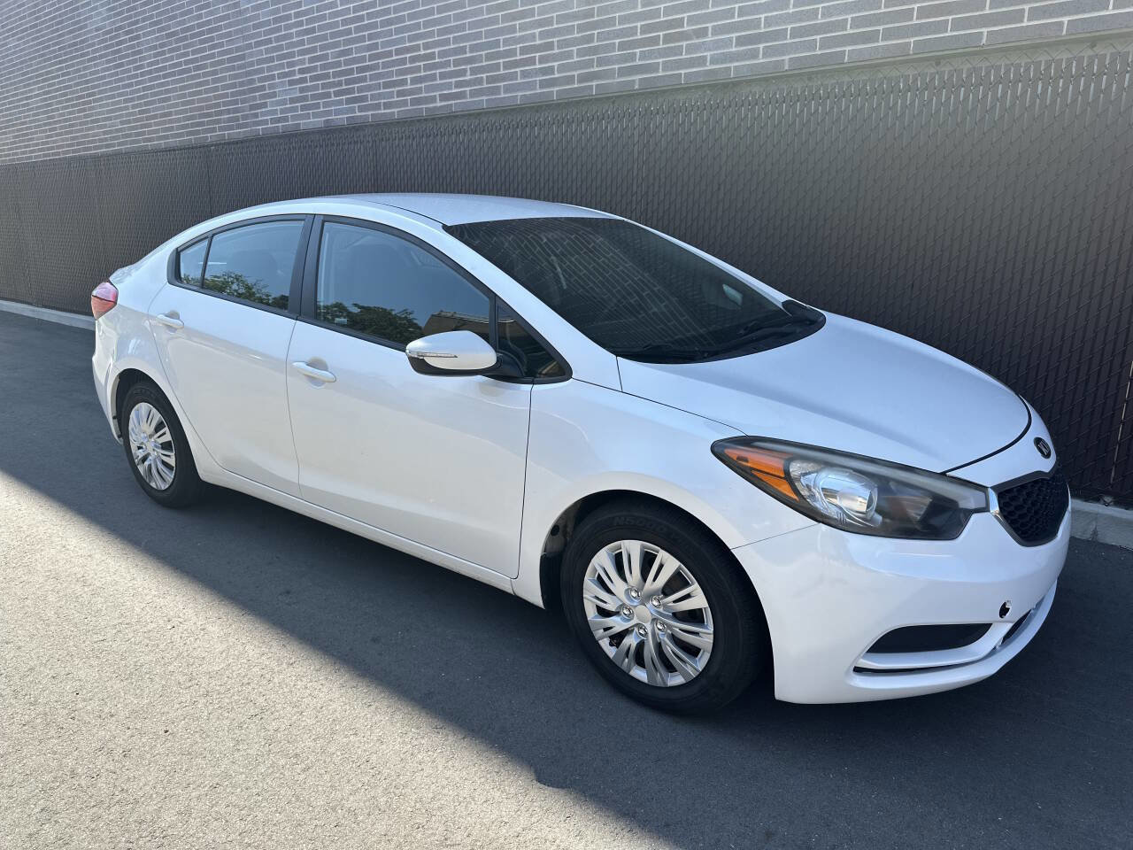 Used 2016 Kia Forte LX w/ LX Popular Package image 2