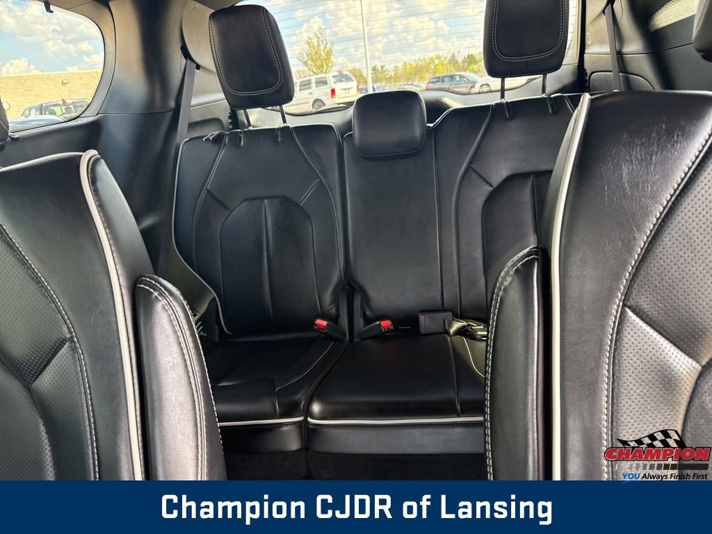 Used 2025 Chrysler Pacifica Limited FWD image 41