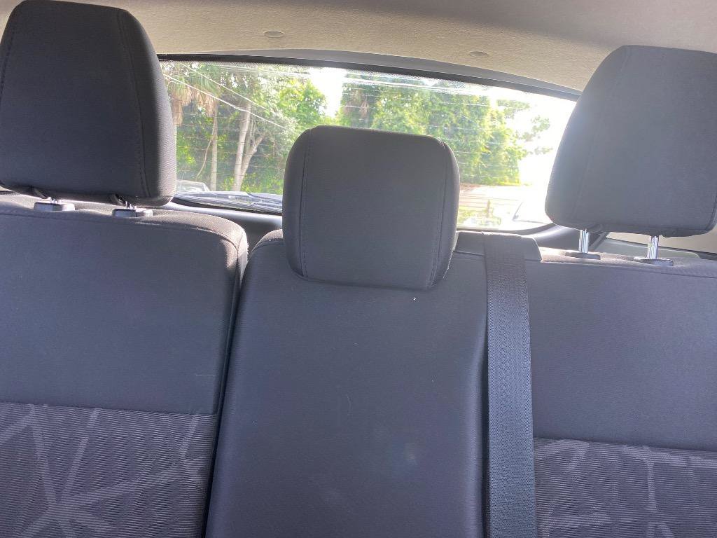 Used 2013 Ford Fiesta SE FWD image 33