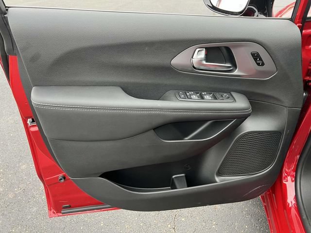 New 2025 Chrysler Pacifica Select AWD/4WD image 14