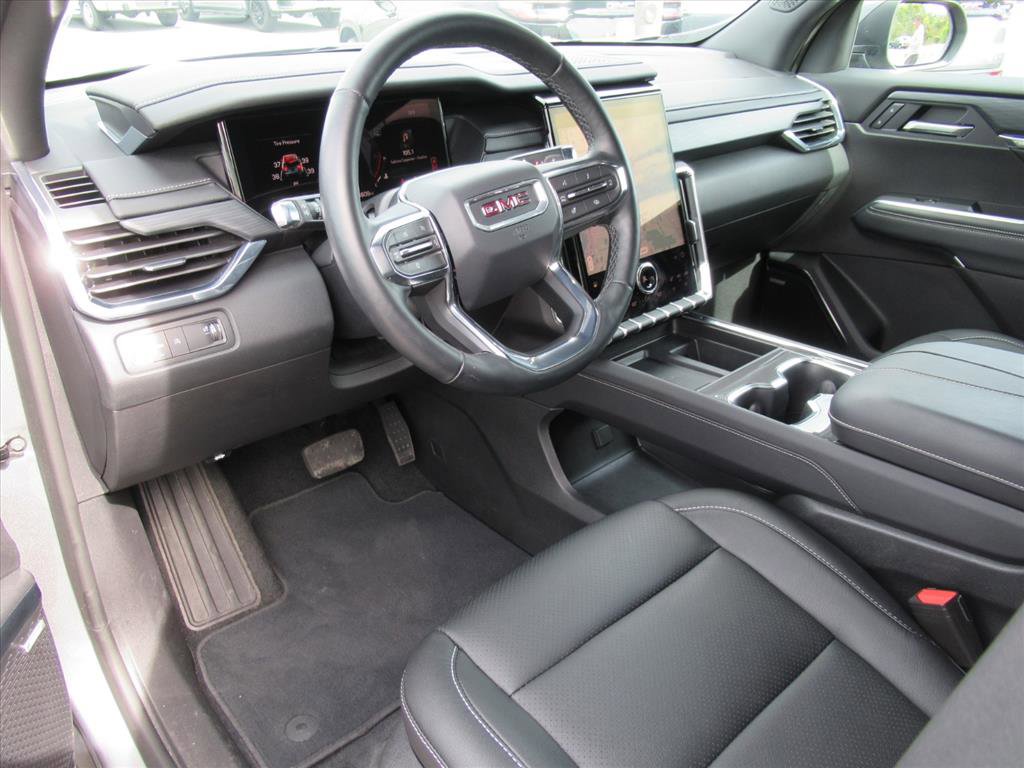 Used 2025 GMC Acadia Elevation image 16