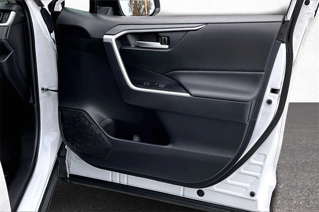 Used 2023 Toyota RAV4 XLE Premium image 26