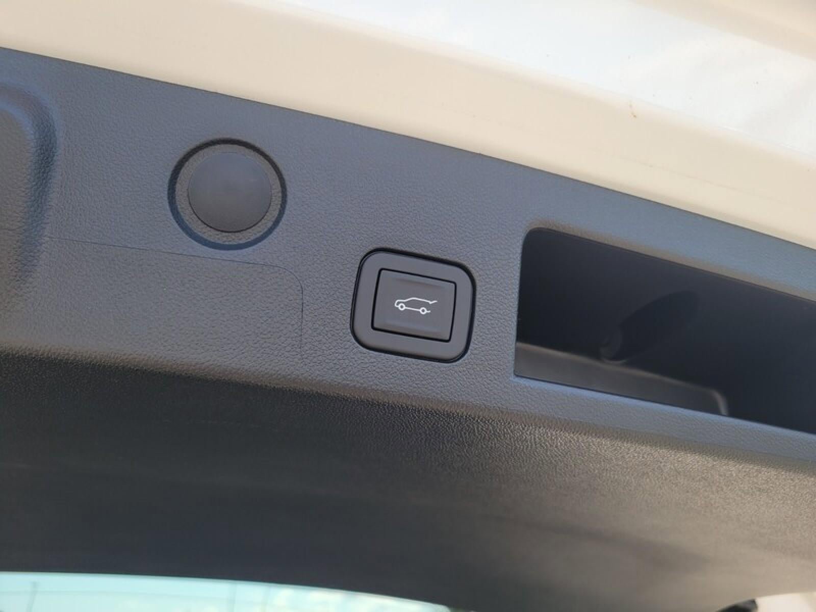 New 2026 GMC Terrain AT4 w/ Convenience Package III image 8