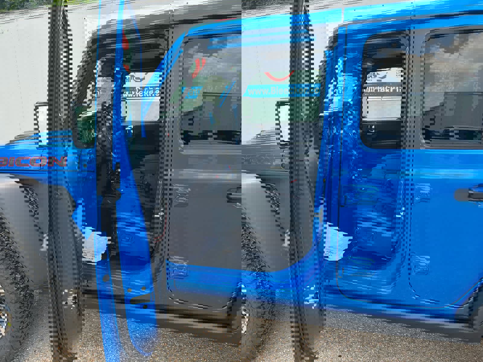 New 2025 Jeep Wrangler Unlimited Rubicon w/ Technology Group image 40