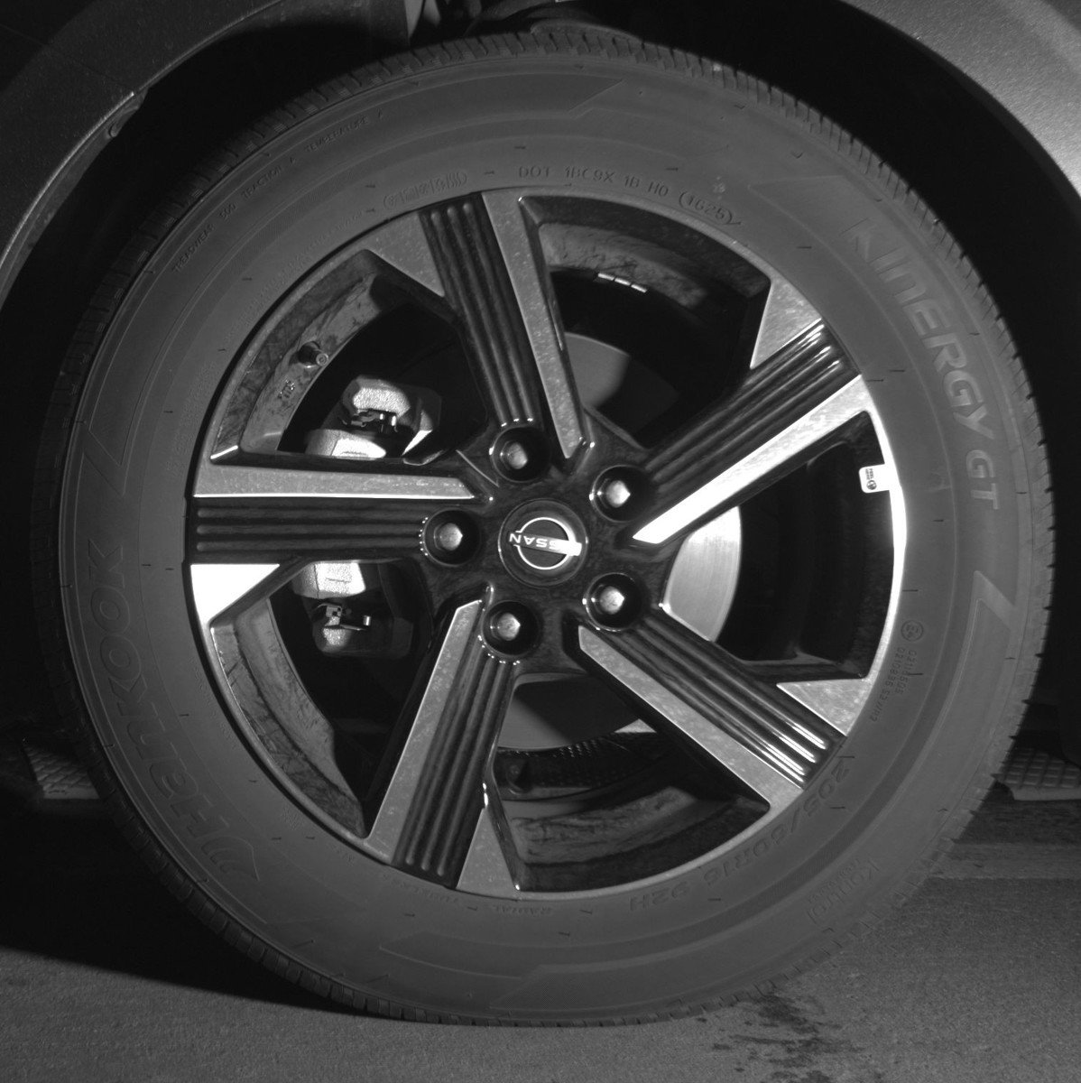 Used 2025 Nissan Sentra SV FWD image 12