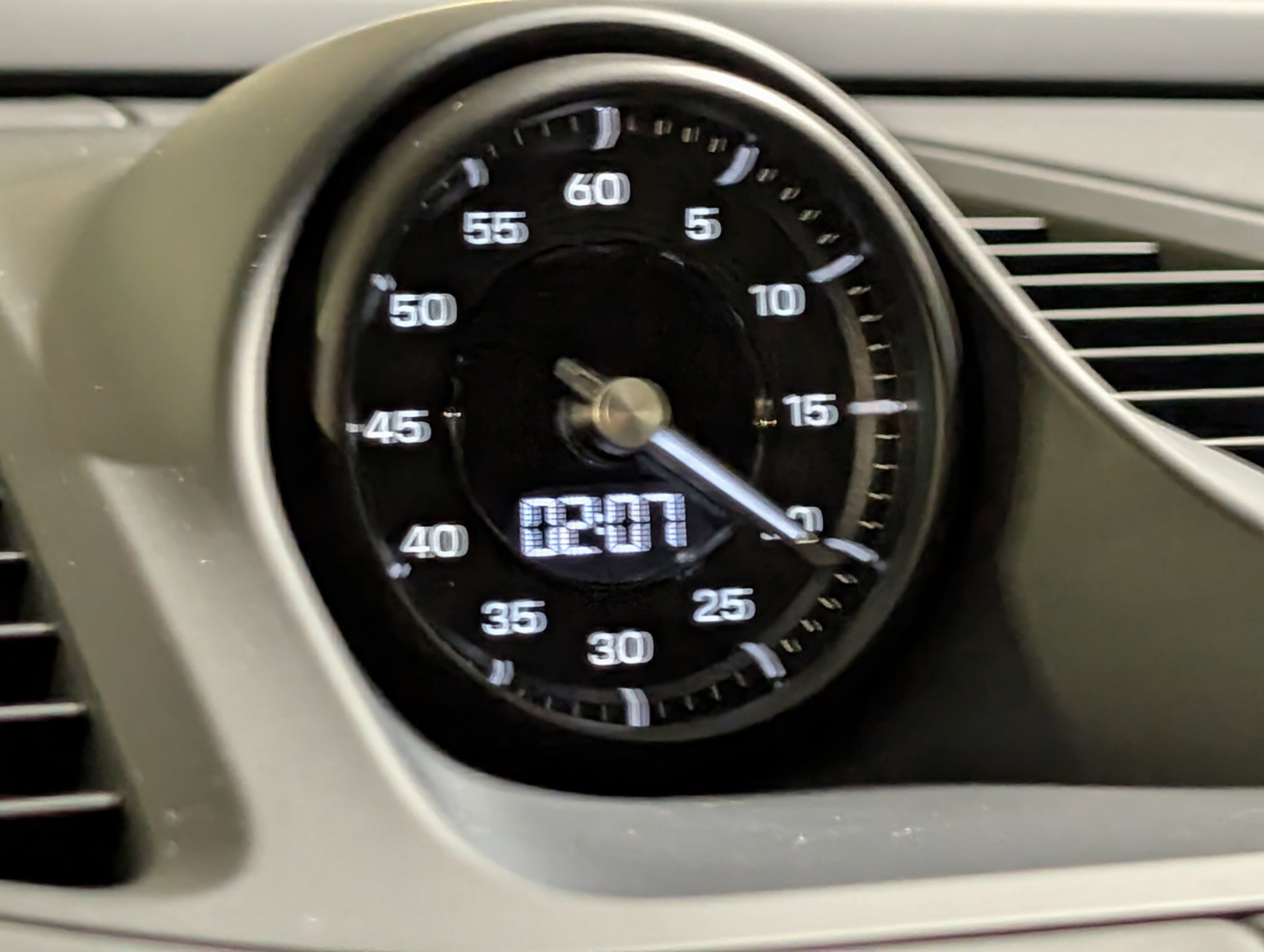 New 2026 Porsche Macan 4S Electric image 32