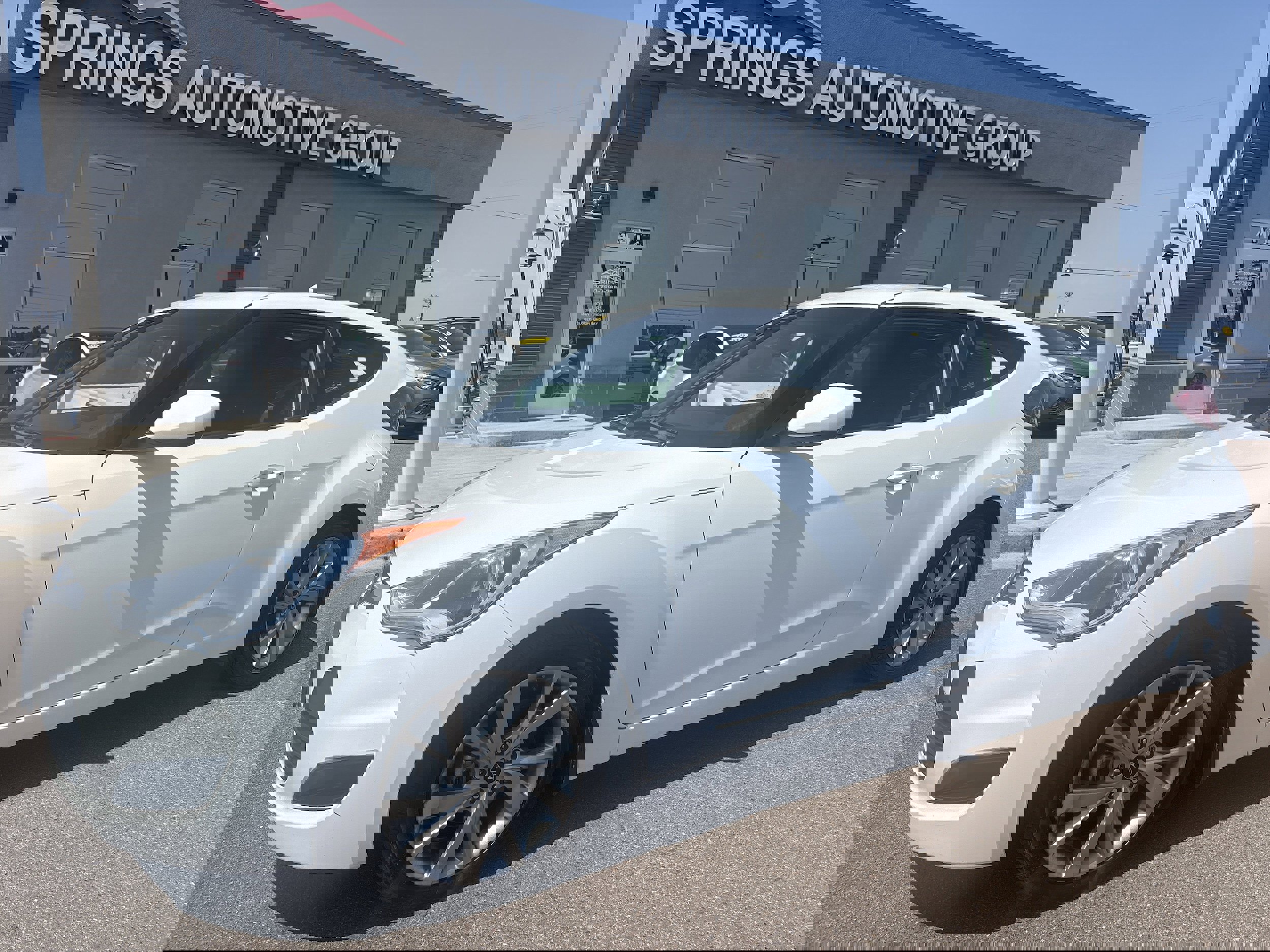 Used 2016 Hyundai Veloster image 1