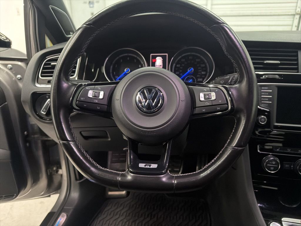 Used 2016 Volkswagen Golf 4-Door image 15