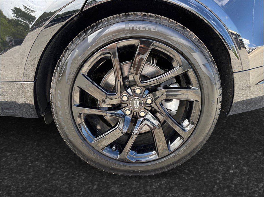 Used 2021 Land Rover Discovery HSE R-Dynamic AWD/4WD image 16