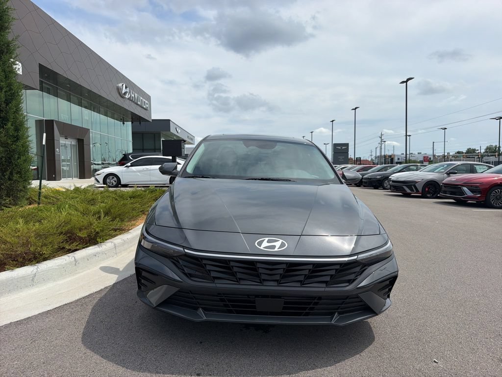 New 2026 Hyundai Elantra Limited FWD image 2