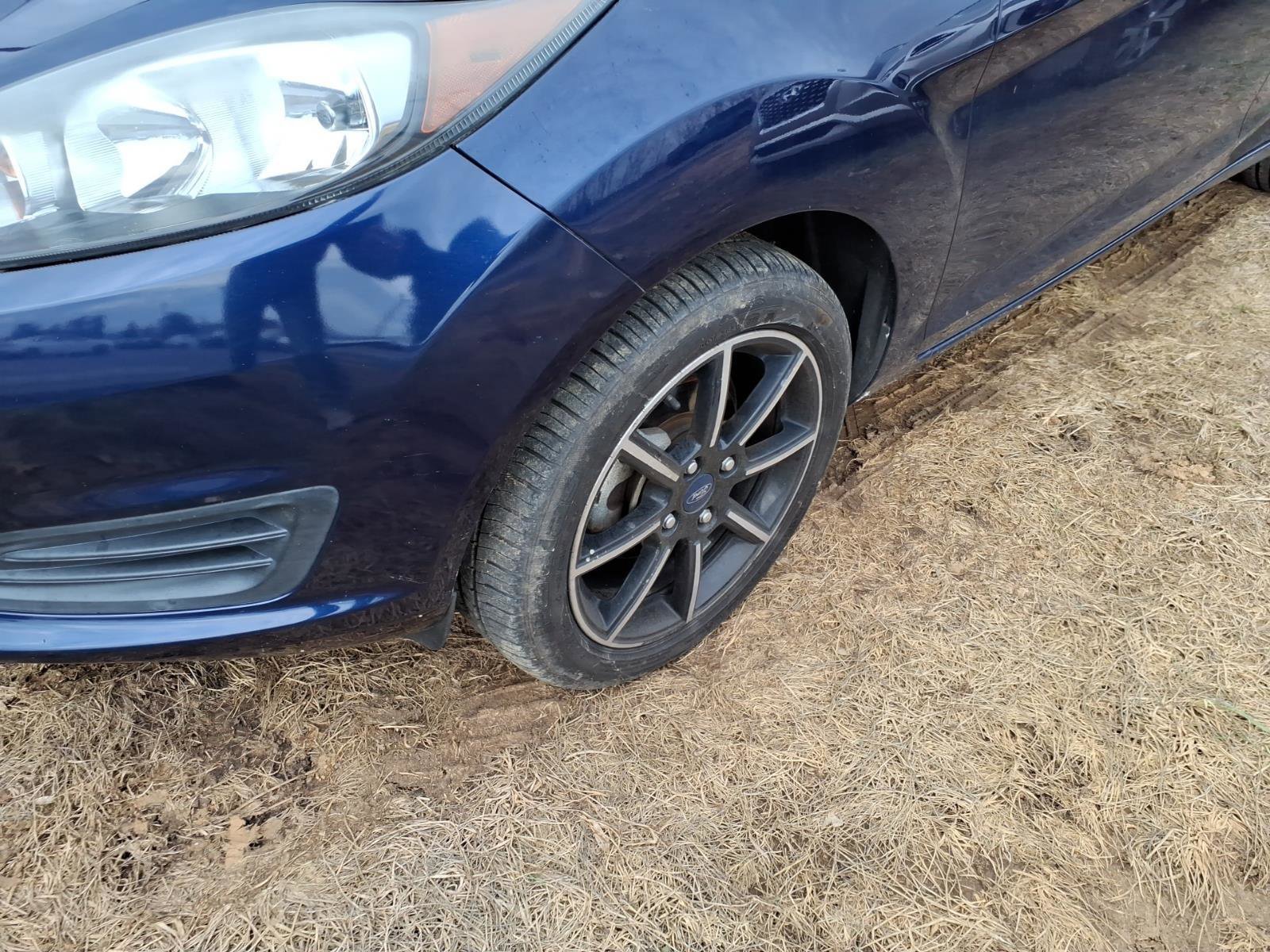 Used 2016 Ford Fiesta SE image 3