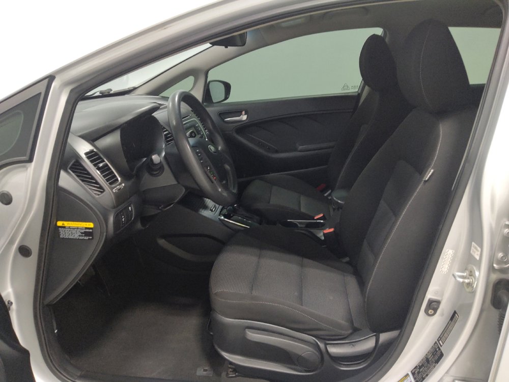 Used 2017 Kia Forte LX image 17