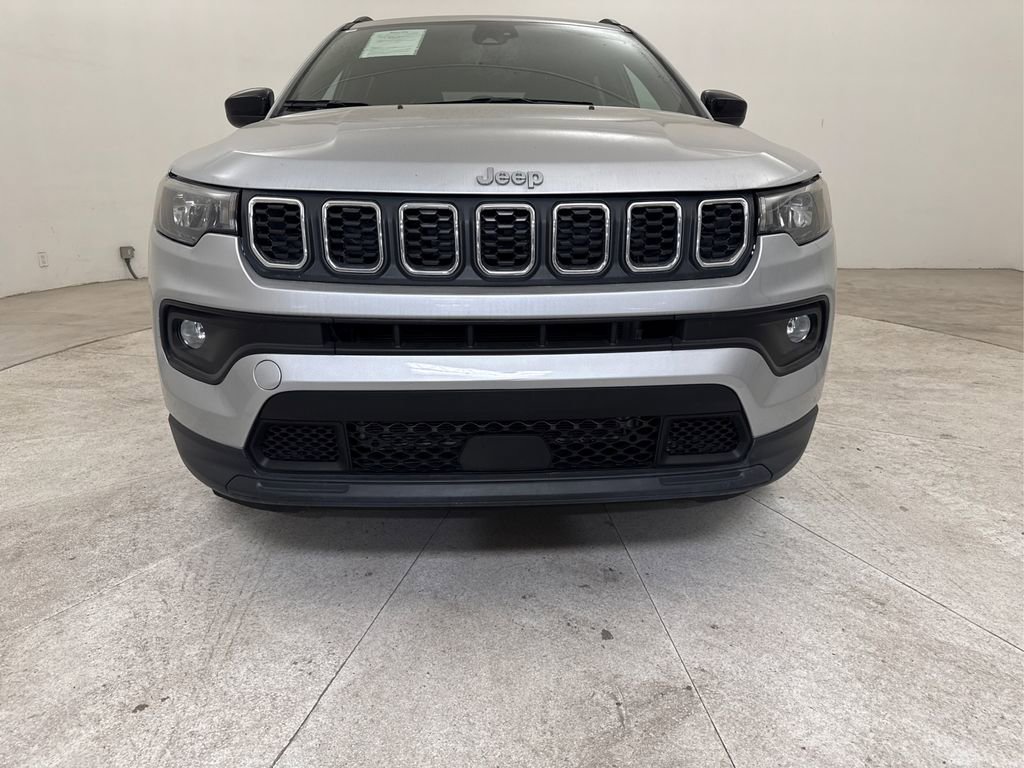 Used 2025 Jeep Compass Latitude image 15