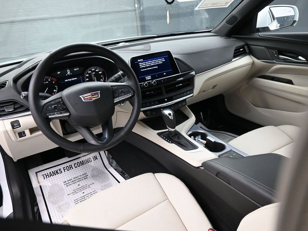 Used 2025 Cadillac CT4 Premium Luxury image 10