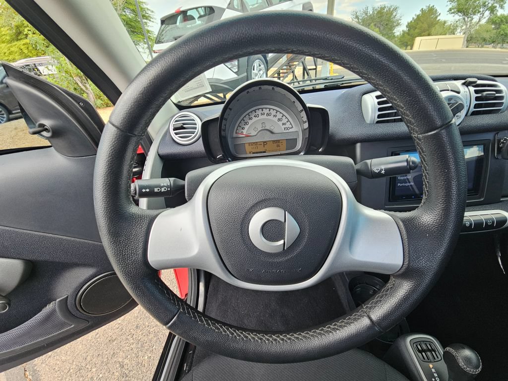 Used 2014 smart fortwo passion RWD image 15