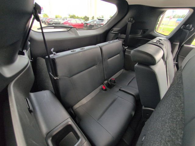 Used 2025 Mitsubishi Outlander SE FWD image 30
