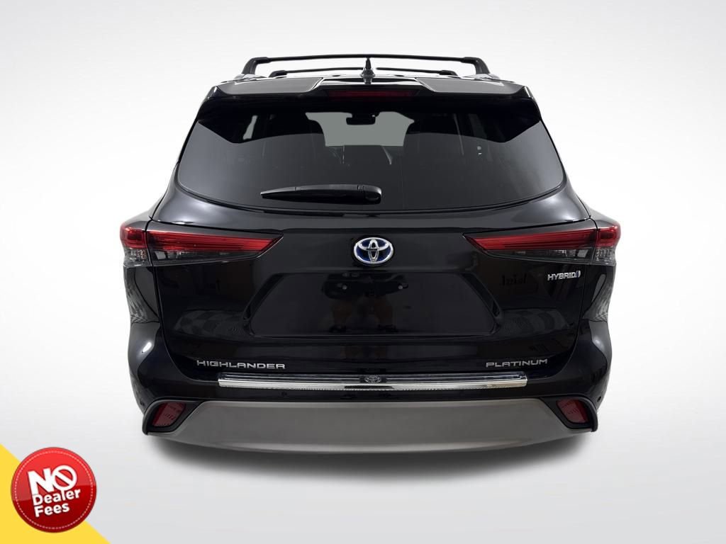 Used 2021 Toyota Highlander Platinum image 4