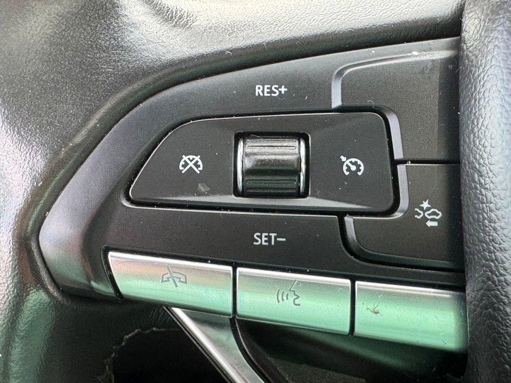 Used 2023 Cadillac XT6 Luxury FWD image 25