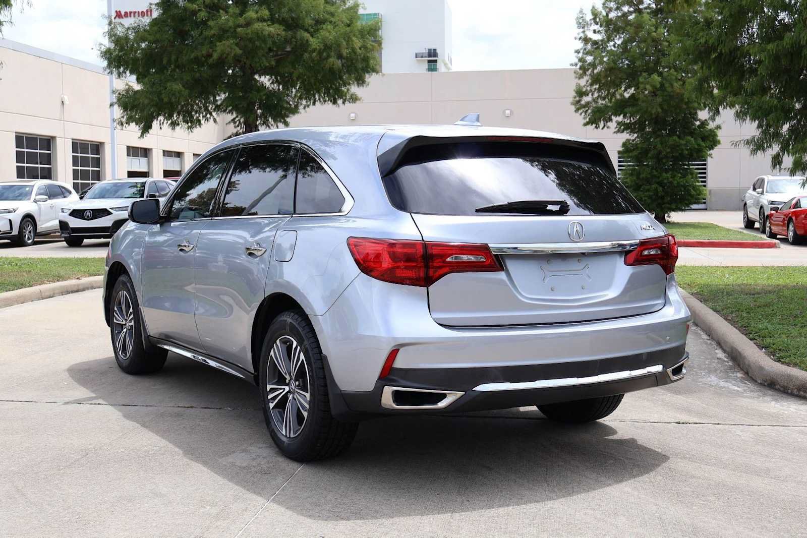 Certified 2018 Acura MDX FWD image 4