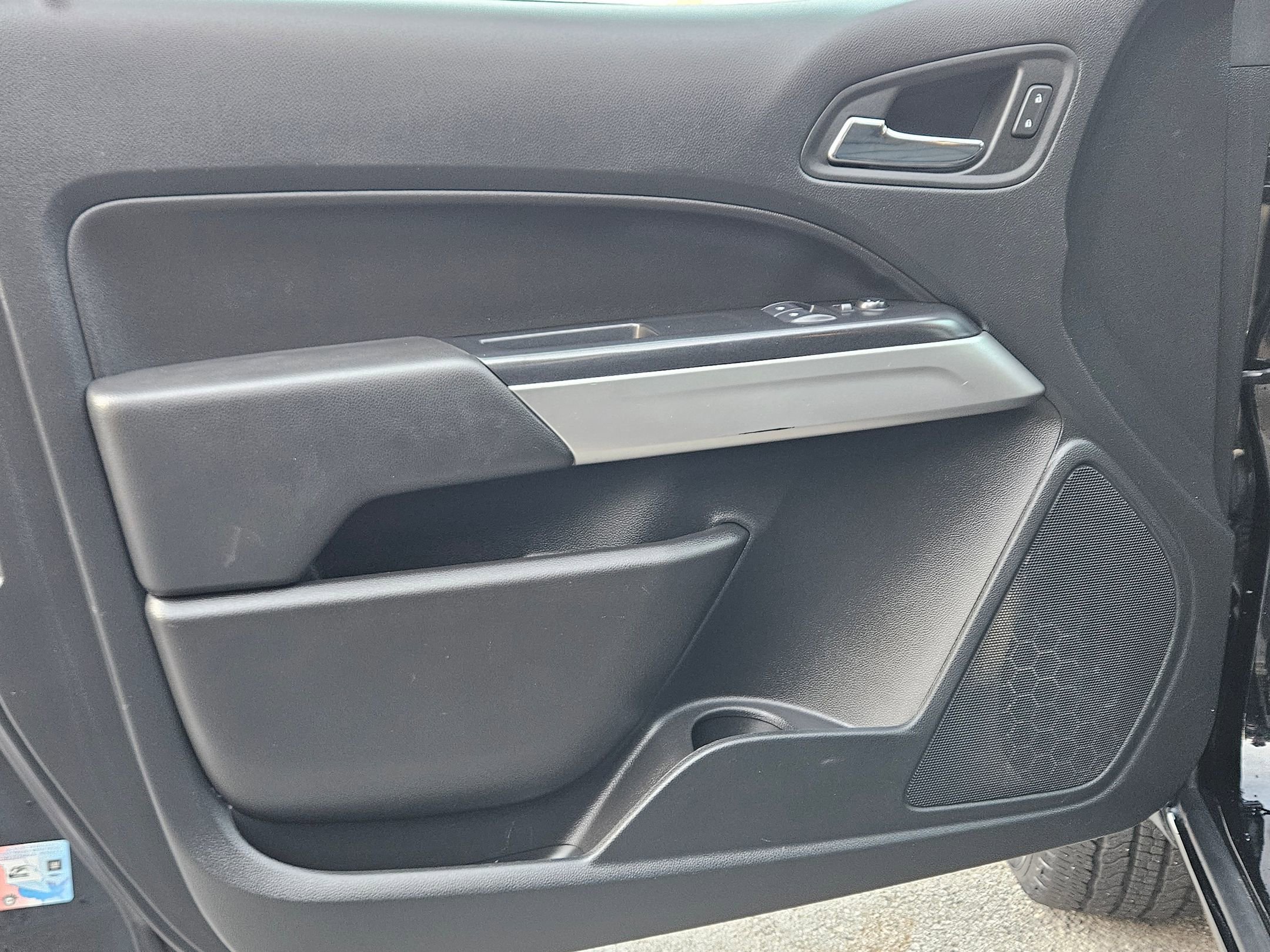 Used 2022 Chevrolet Colorado LT w/ Fleet Safety Package image 16