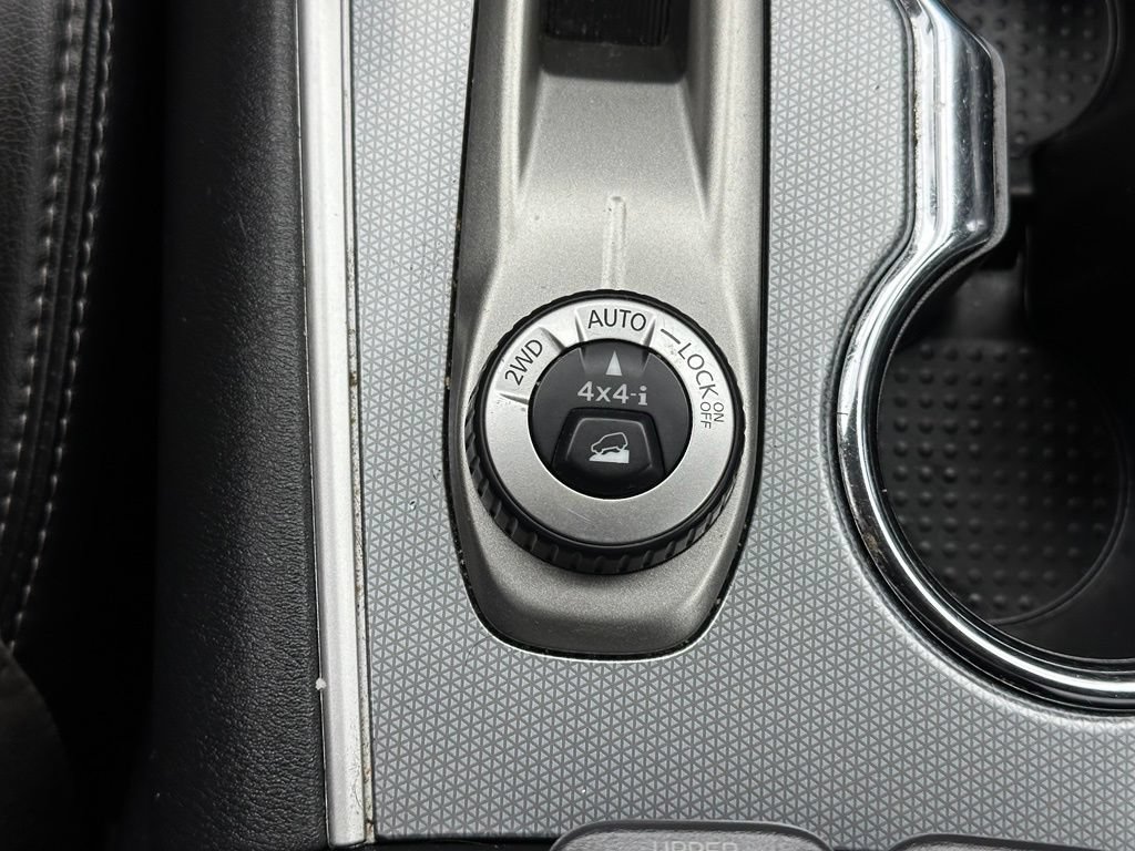 Used 2019 Nissan Pathfinder SL AWD/4WD image 40