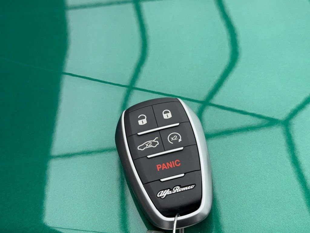 New 2025 Alfa Romeo Giulia Base image 58